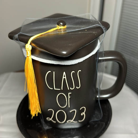 Rae Dunn Class of 2023 graduation coffee/tea mug - Picture 2 of 6
